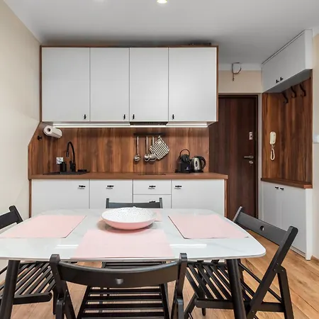 Grzybowska 6-10 By Homeprime *