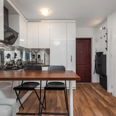 Grzybowska 6-10 By Homeprime Варшава