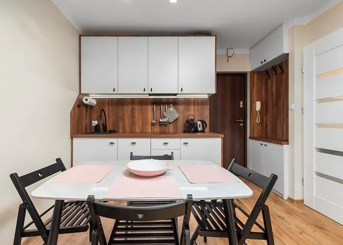 Grzybowska 6-10 By Homeprime *